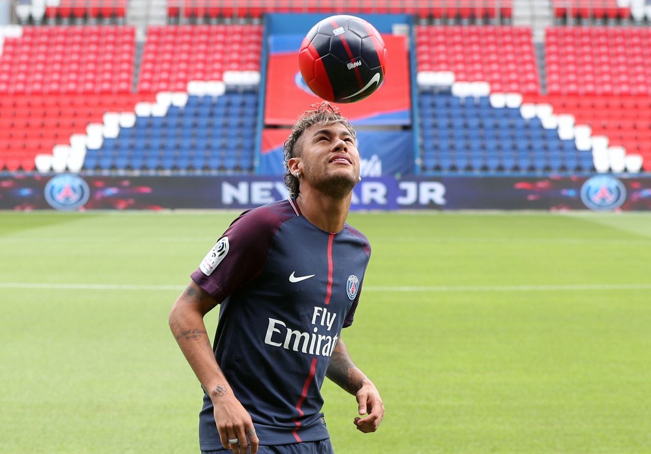 Neymar el día de su presentación con el PSG en 2017.