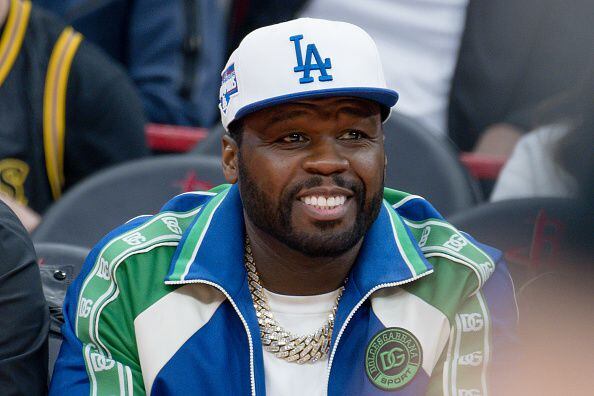 HOUSTON, TEXAS - 15 DE MARZO: Curtis "50 Cent" Jackson asiste al partido entre Los Angeles Lakers y Houston Rockets en el Toyota Center el 15 de marzo de 2023 en Houston, Texas. (Foto de Marcus Ingram/Getty Images)
