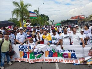 Marchas en apoyo a las reformas de Gustavo Petro en Cali. | Foto: Aymer Andrés Álvarez