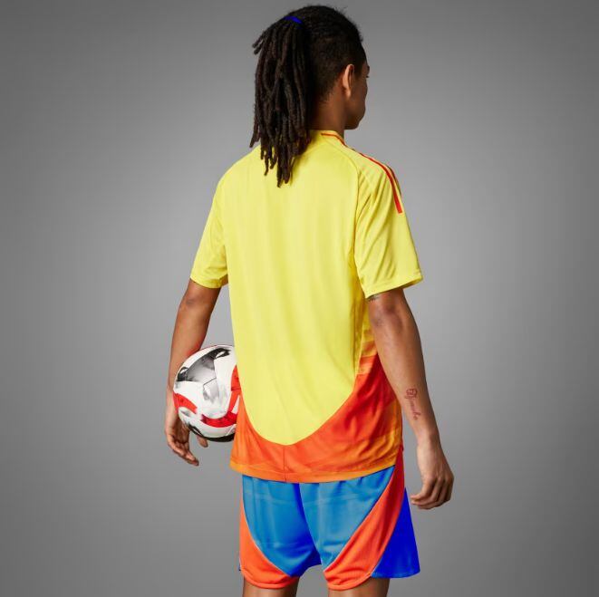 Así se ve por detrás la primera indumentaria de la Selección Colombia para el 2024.