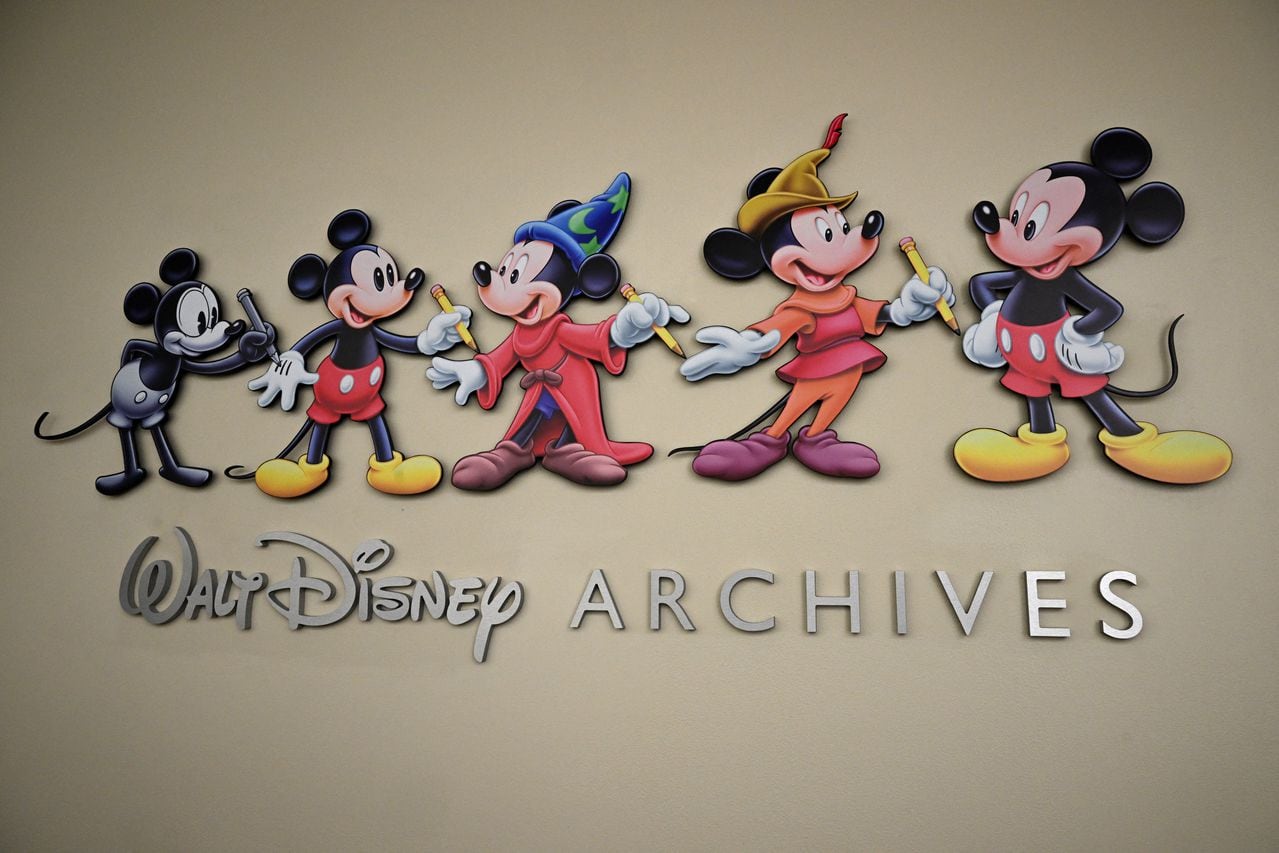 En celebración del próximo centenario de la compañía, oficialmente marcado el 16 de octubre, Disney recientemente permitió echar un vistazo a sus bóvedas, organizando una visita de los medios a su lote de estudio de cine en Burbank, cerca de Los Ángeles.