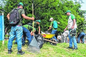 ‘Cali Limpia y Bonita’ es una jornada ambiental liderada por el Dagma, en el marco de las campañas ‘Colombia Limpia’ del Ministerio de Medio Ambiente y Desarrollo Sostenible y el programa ‘Cali Bonita’ dirigido por la Secretaría de Gobierno.