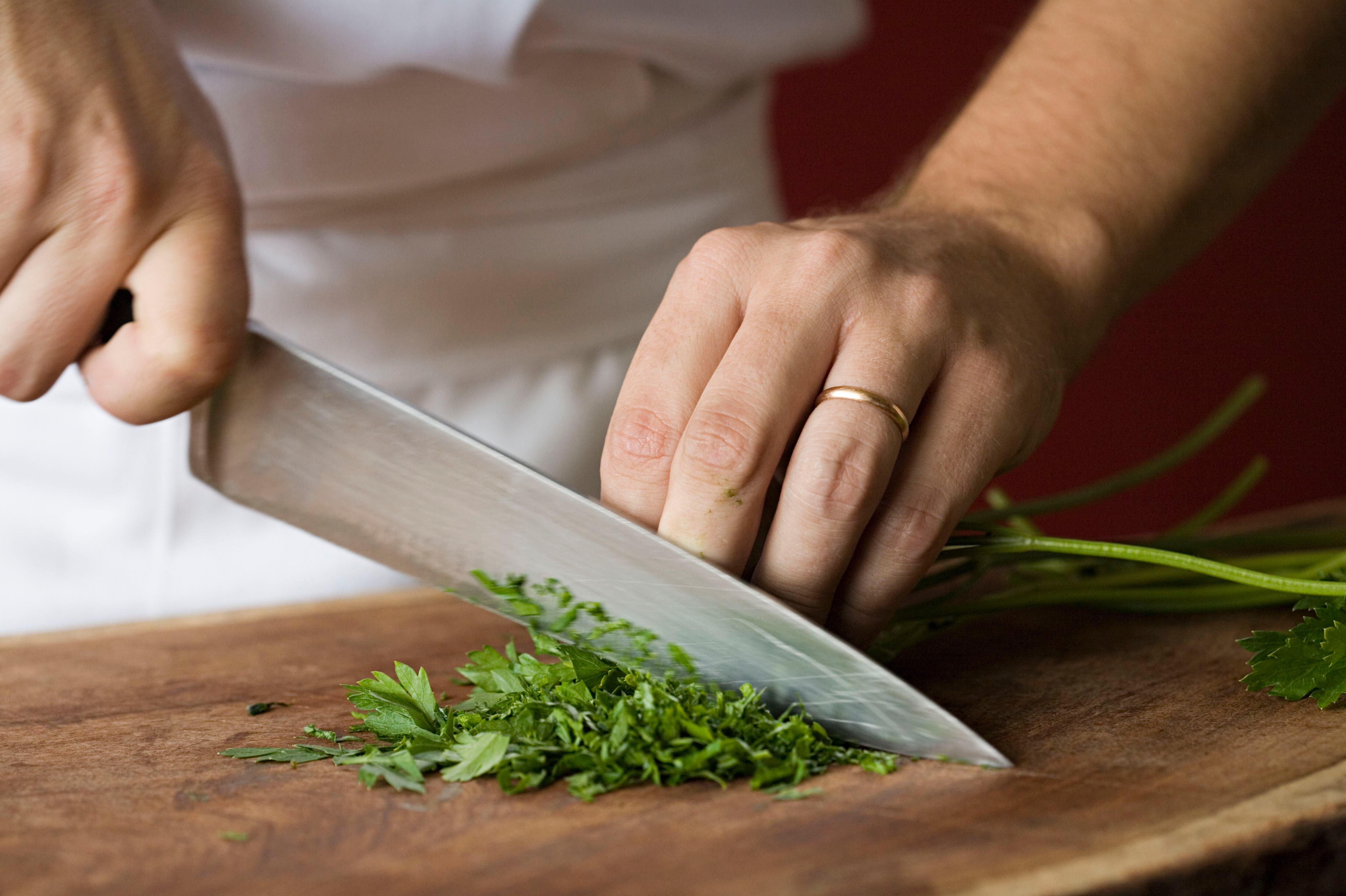 El cuchillo es un elemento 'infaltable' en las cocinas