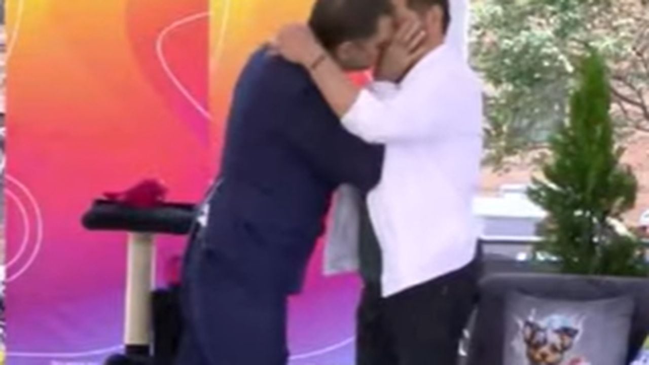 Marcelo Cezán y Rafa Tabio  protagonizaron tremendo beso en un programa en vivo causando todo tipo de comentarios.
