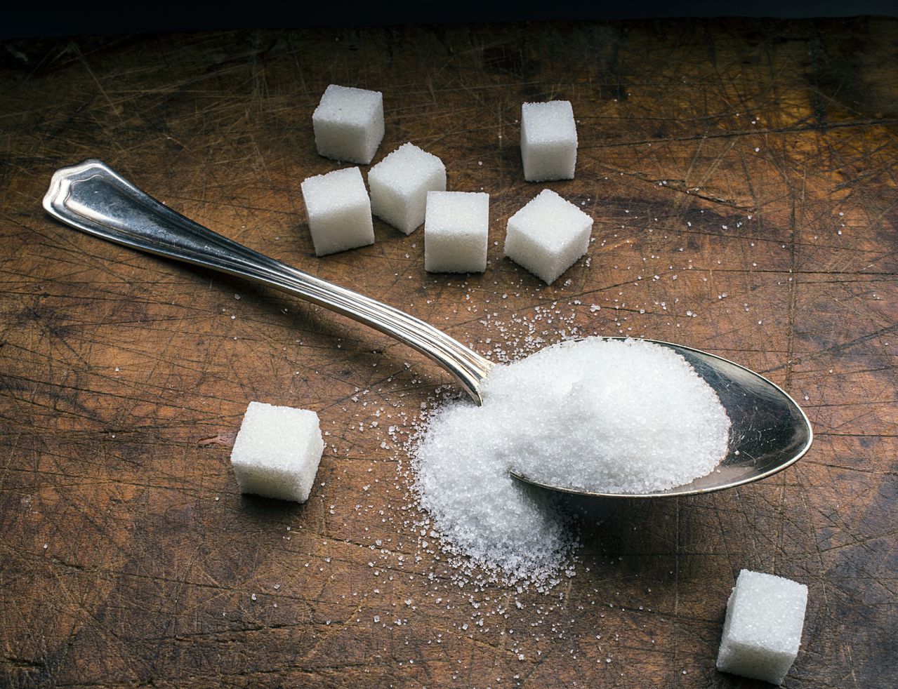 El azúcar en exceso termina afectando varios sistemas del organismo. Foto: Getty Images.