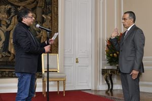 El presidente Gustavo Petro invitó este lunes a los magistrados de las Altas Cortes a visitar los territorios de Colombia afectados por los derechos humanos y la crisis climática