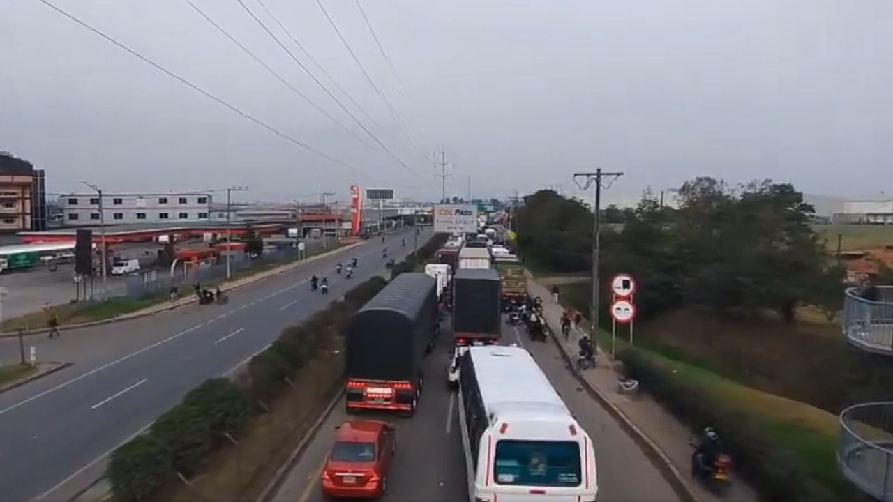 Bloqueo en la vía Bogotá-Mosquera.
