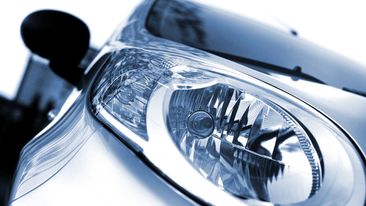 Iluminación cristalina: Se ofrecen consejos para mantener las farolas del coche en perfecto estado.
