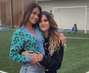 Elena Galera y Antonella Roccuzzo comparten en redes sociales momentos intímos de su amistad.