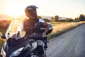 Desde las cómodas y estables motocicletas touring hasta las versátiles adventure touring, hay una amplia gama de opciones disponibles para satisfacer las necesidades de cualquier viajero.
