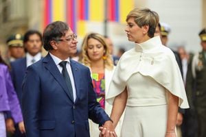 El presidente Gustavo Petro y la primera dama, Verónica Alcocer.