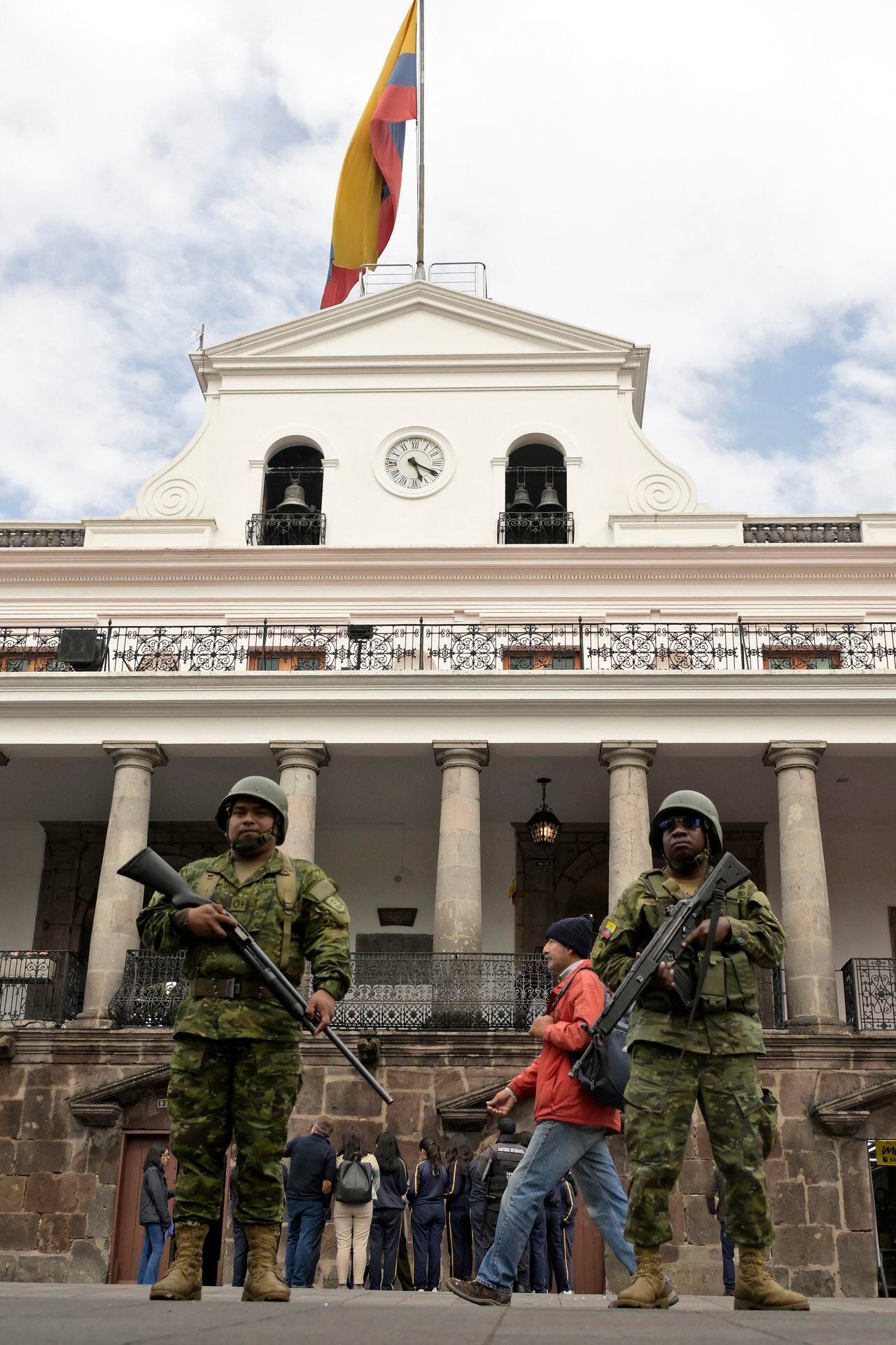 Las calles de Quito se encuentran militarizadas (Photo by Rodrigo BUENDIA / AFP)