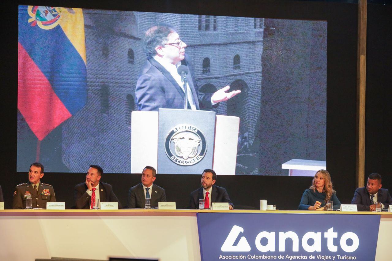 Gustavo Petro durante el evento de Anato 2024 (Asociación Colombiana de Agencias de Viajes y Turismo)