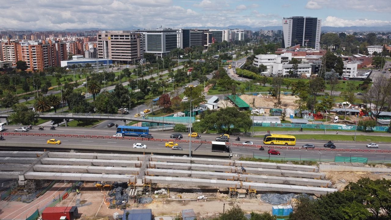 Obras para mejorar la movilidad en Bogotá 
obras transmilenio avenida 68 puente calle 26
Enero 4 del 2023
Foto Guillermo Torres Reina / Semana