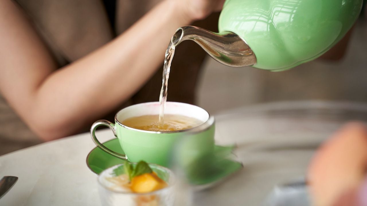 El té de cilantro tiene grandes beneficios para la salud, incluyendo bajar de peso.