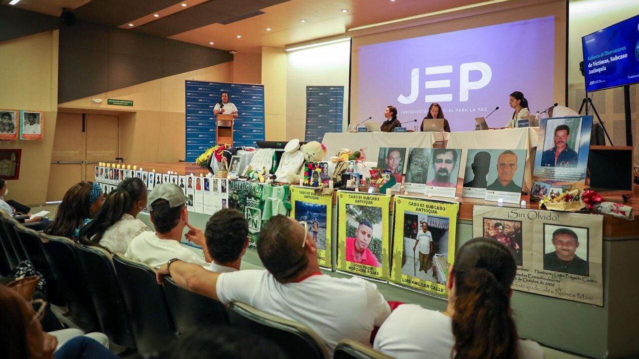La audiencia de este sábado se está llevando a cabo en el Museo Casa de la Memoria de Medellín.