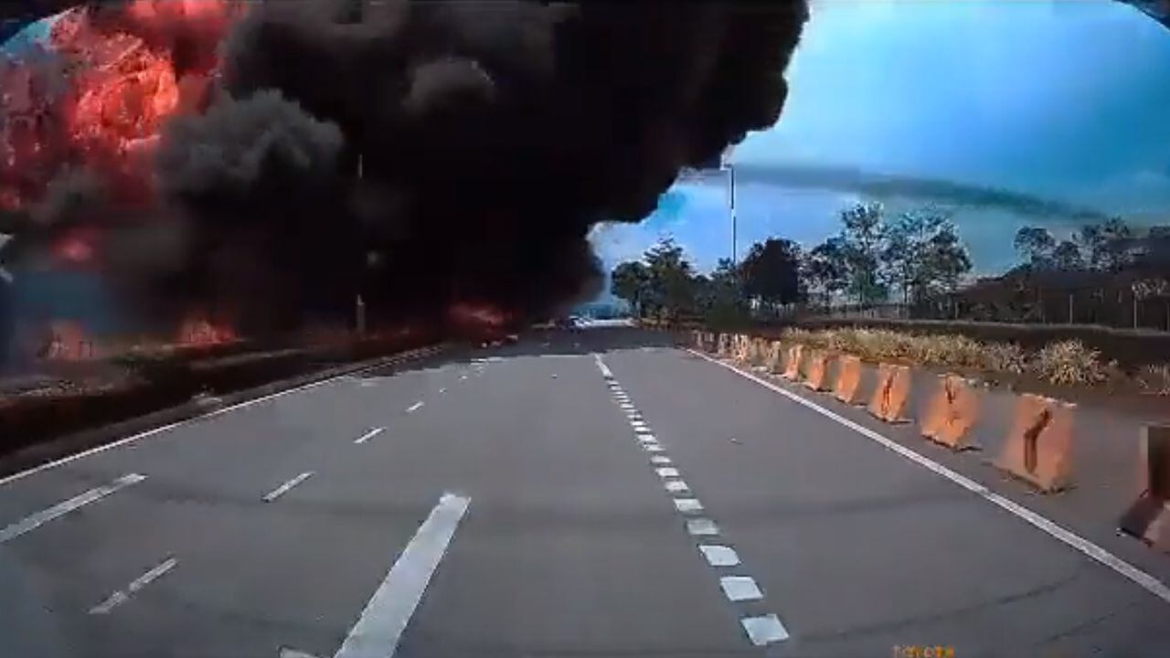 En varios videos quedó registrados el accidente aéreo en Malasia.