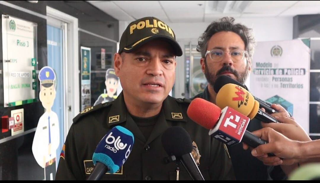 El comandante de la Policía Metropolitana de Cali, Carlos Oviedo Lamprea, dijo que se investigan los móviles del crimen y si el hombre tiene problemas psiquiátricos. Foto Especial para El País.