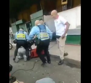 En Medellín se presentó un altercado entre un conductor y agentes de tránsito