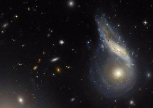 Hubble capta una colisión monstruosa de galaxias