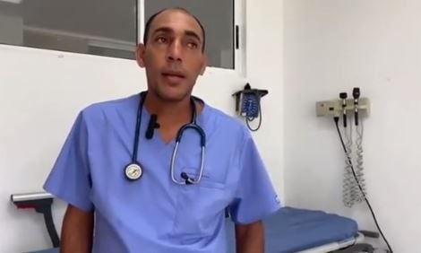 El doctor Carlos Alfonso Guzmán Estupiñán, médico de urgencias del Hospital San Andrés que atendió a Tirso Duarte.