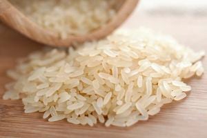 En diversas culturas, el arroz ha sido considerado un símbolo de prosperidad, y ahora, en abril de 2024, muchas personas están recurriendo a este elemento en un ritual para atraer más dinero.