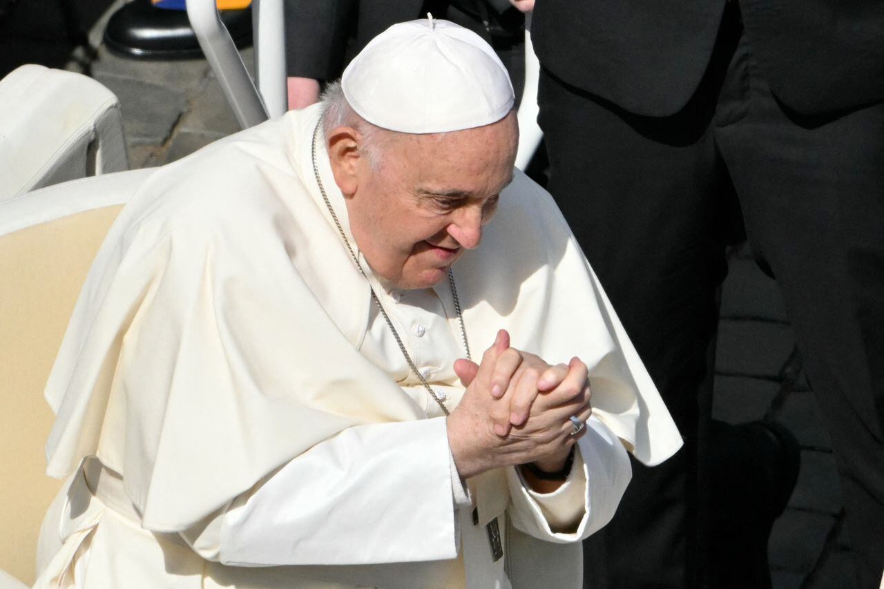 El papa Francisco participó  de la eucaristía del Domingo de Ramos, pese al cansancio que reflejaba. (Photo by Andreas SOLARO / AFP)