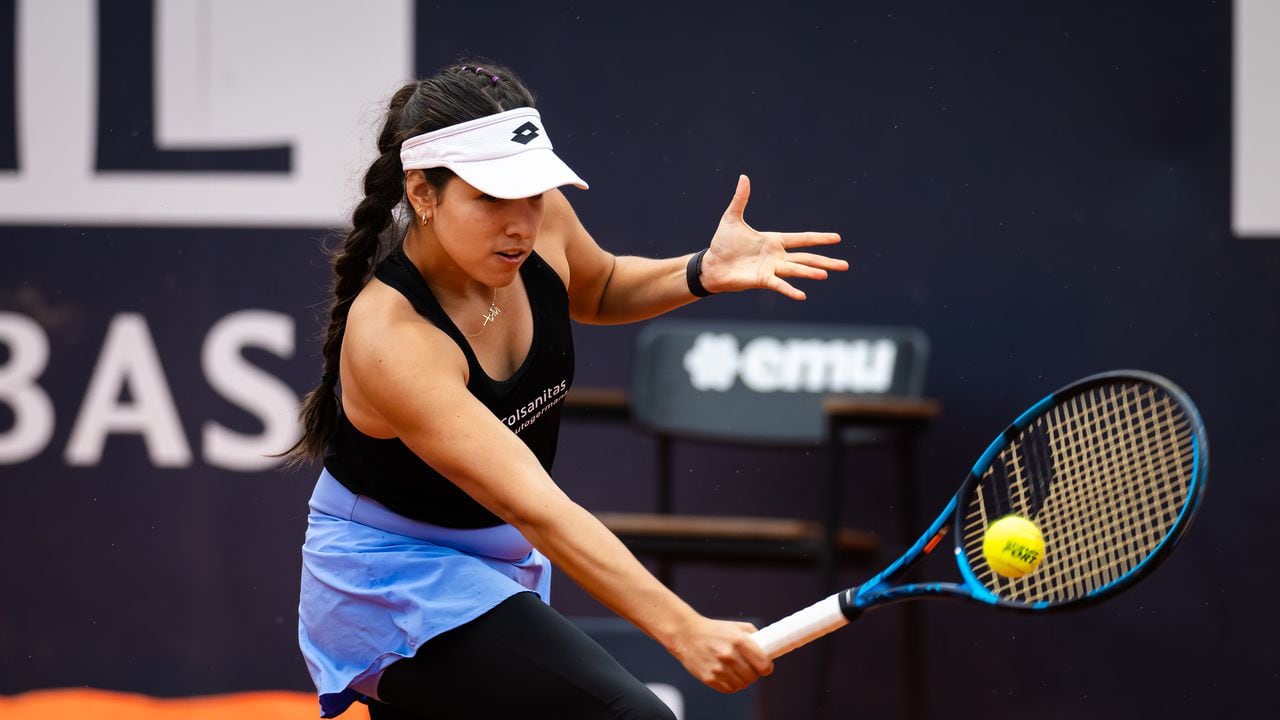 ROME, ITALY - MAY 13: Camila Osorio of Colombia in action against Caroline Garcia of France in the third round on Day Six of the Internazionali BNL D'Italia at Foro Italico on May 13, 2023 in Rome, Italy (Photo by Robert Prange/Getty Images)