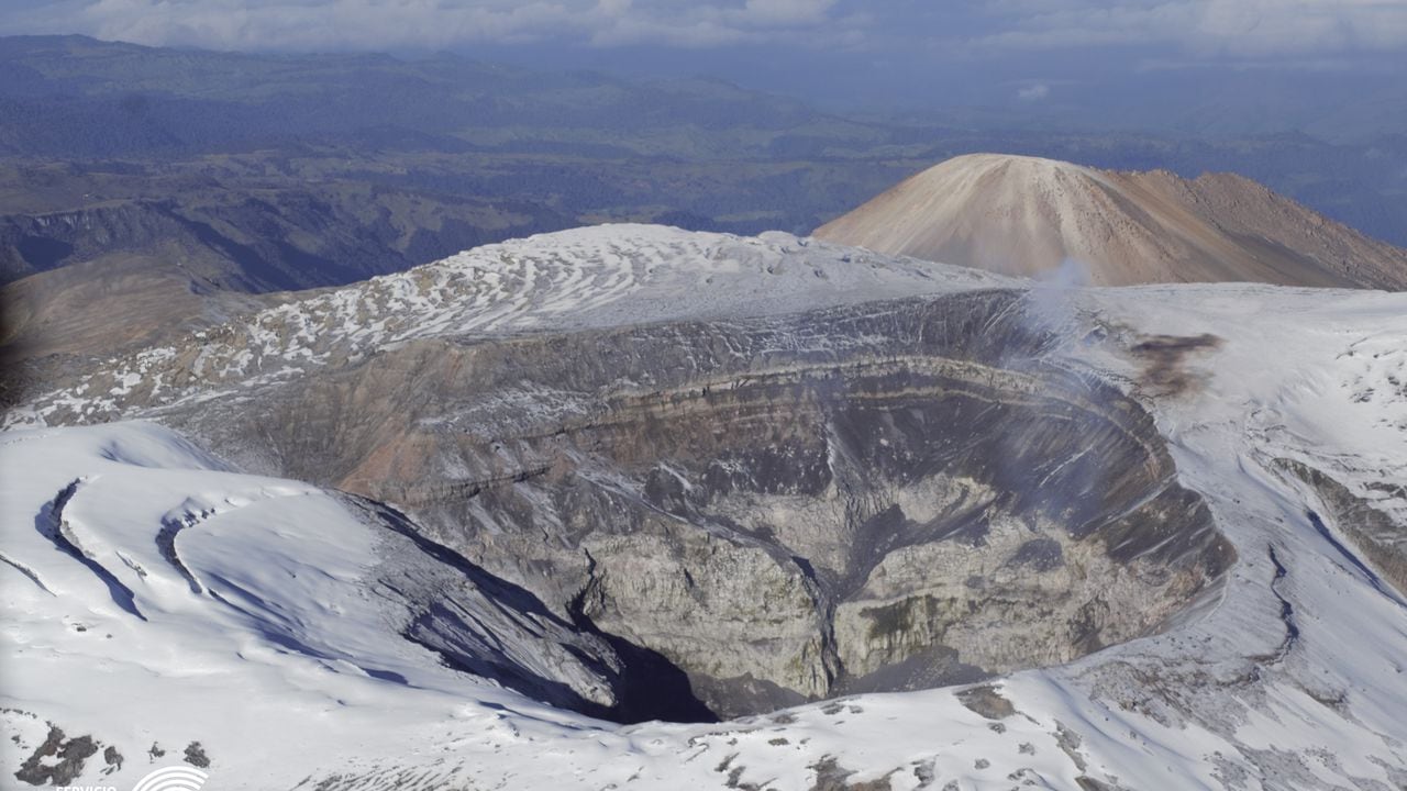 Las fotos del volcán Nevado del Ruiz y su actividad en los últimos días.  Foto: Servicio Geológico Colombiano
