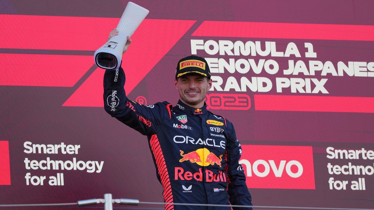 Max Verstappen celebrando su triunfo en el GP de Japón 2023