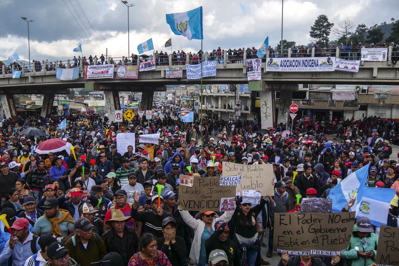 El país vive una tensa situación por las protestas que se adelantan en contra de la Fiscalía y el Gobierno.