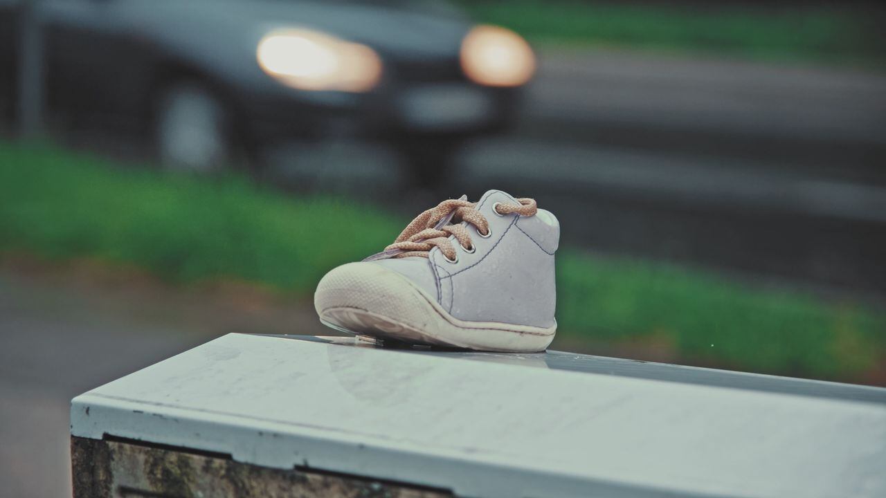 Significado de encontrar un zapato de bebé en la calle.