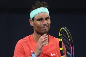Rafael Nadal lamentando una pelota perdida en el torneo de Brisbane