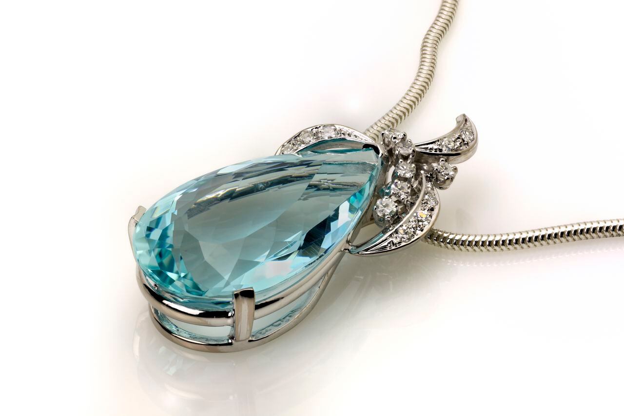 Las joyas con aguamarina son un buen amuleto para atraer la tranquilidad