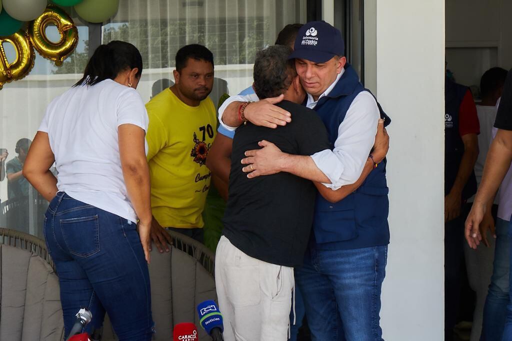 Desde Barrancas, donde visitó a 'Mane' Díaz, Camargo rechazó los secuestrados perpetrados por el ELN y otros grupos armados.