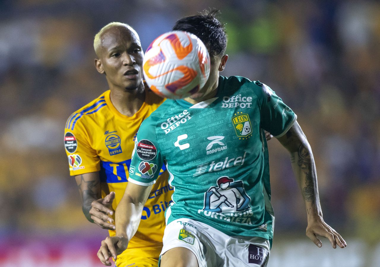 Imagen del partido entre Tigres y León, por el juego de ida de las semifinales de la Concachampions 2023.