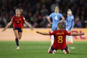 Las jugadoras españolas celebran después de ganar el partido de fútbol final de la Copa Mundial Femenina de Australia y Nueva Zelanda 2023 entre España e Inglaterra en el Estadio Australia en Sydney el 20 de agosto de 2023. (Foto de FRANCK FIFE / AFP)