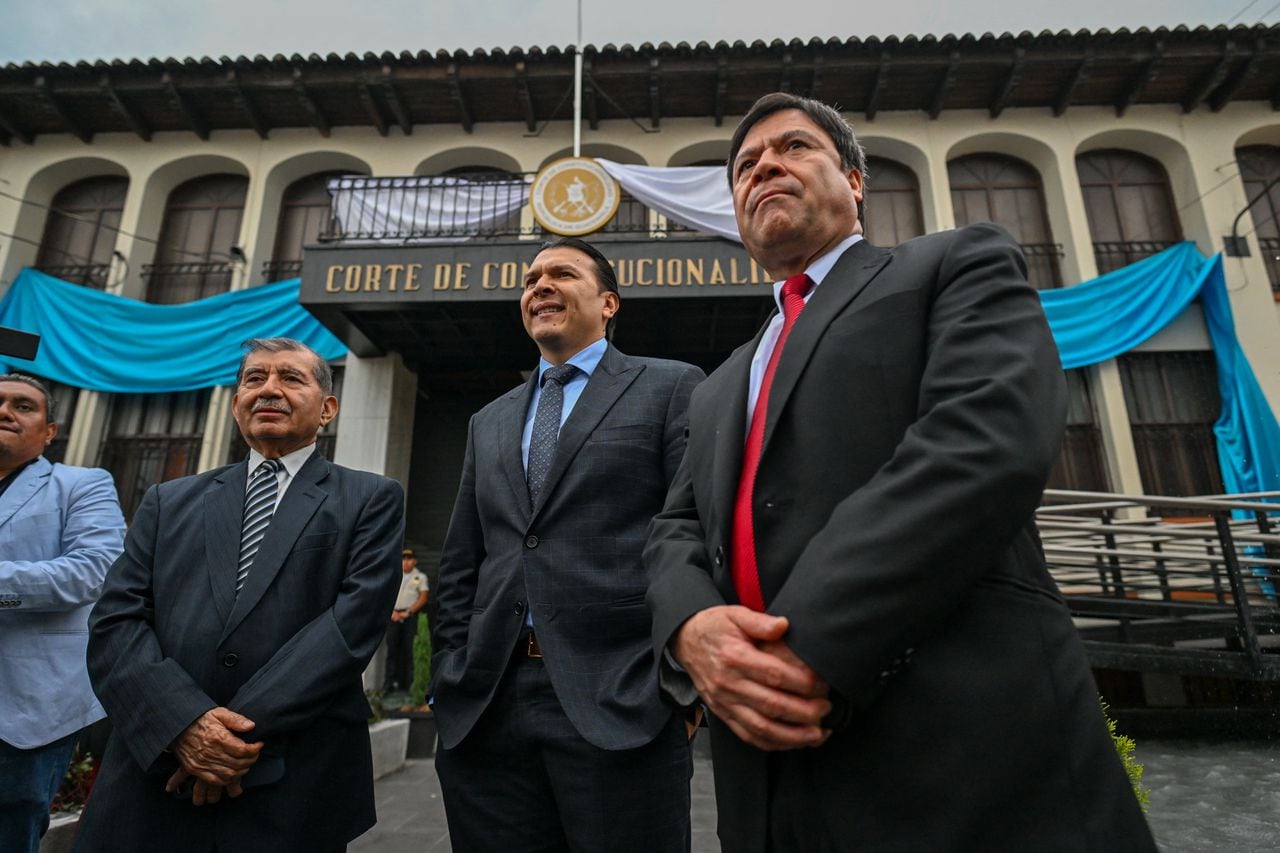 El tribunal electoral de Guatemala fue allanado el viernes por la fiscalía cuestionada para solicitar información sobre las actas del proceso electoral que llevó a la presidencia del socialdemócrata, Bernardo Arávalo, informaron fuentes oficiales.
