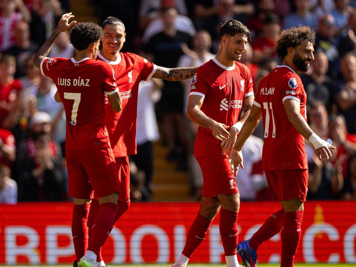 Liverpool celebrando el gol ante Aston Villa