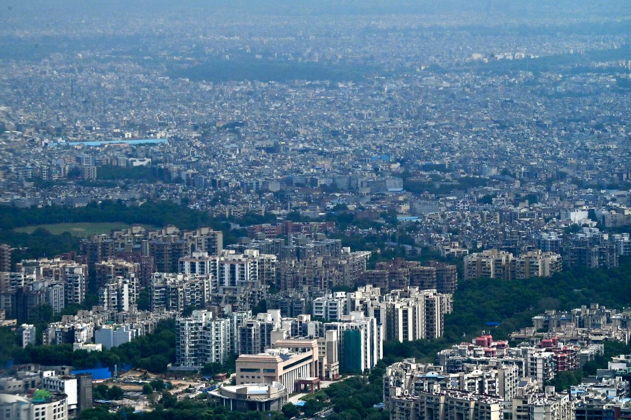 Vista aérea de la ciudad de Nueva Delhi y sus suburbios desde un avión.