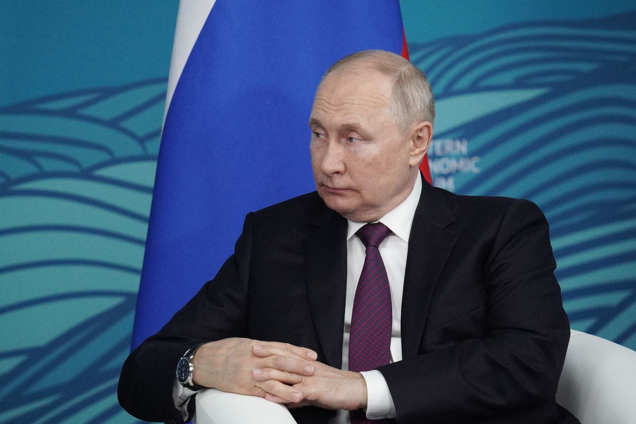 Putin asiste durante el Foro Económico Oriental en Vladivostok el 12 de septiembre de 2023.