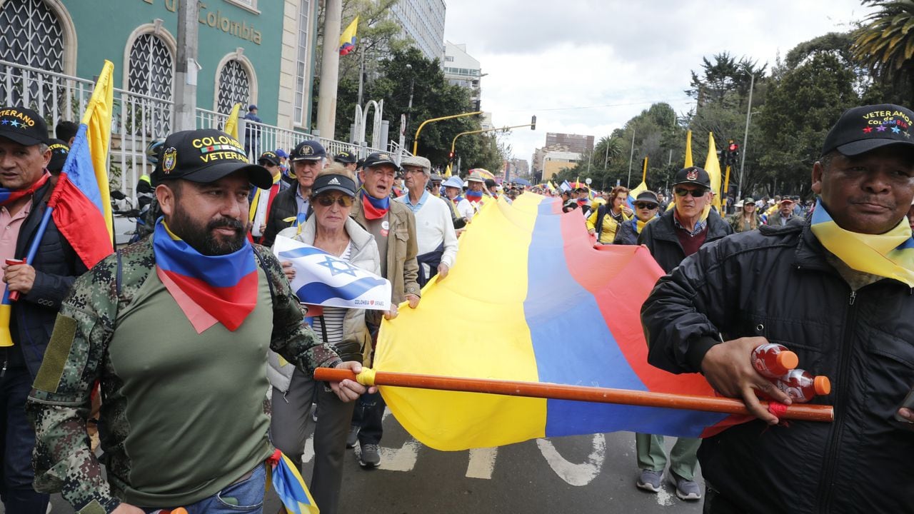 Marcha, protesta en contra del Gobierno de Gustavo Petro