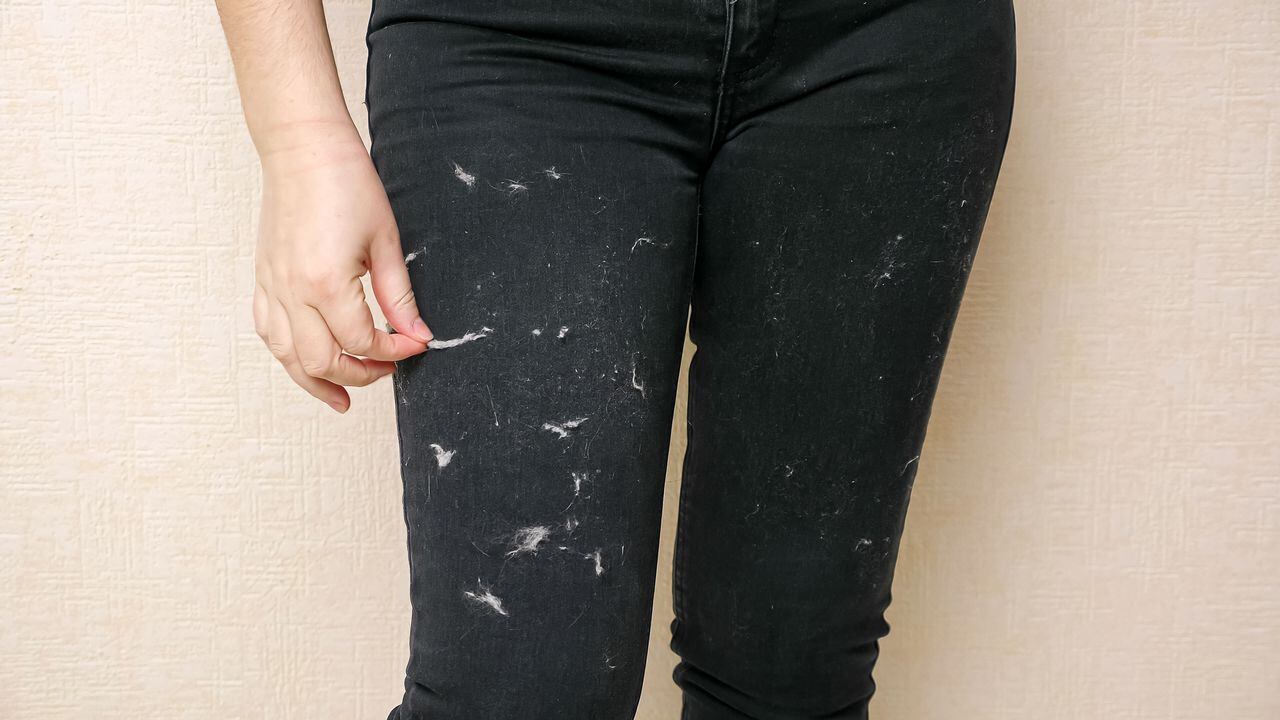 Mantenga la frescura de sus pantalones negros: Descubra los secretos del lavado adecuado.