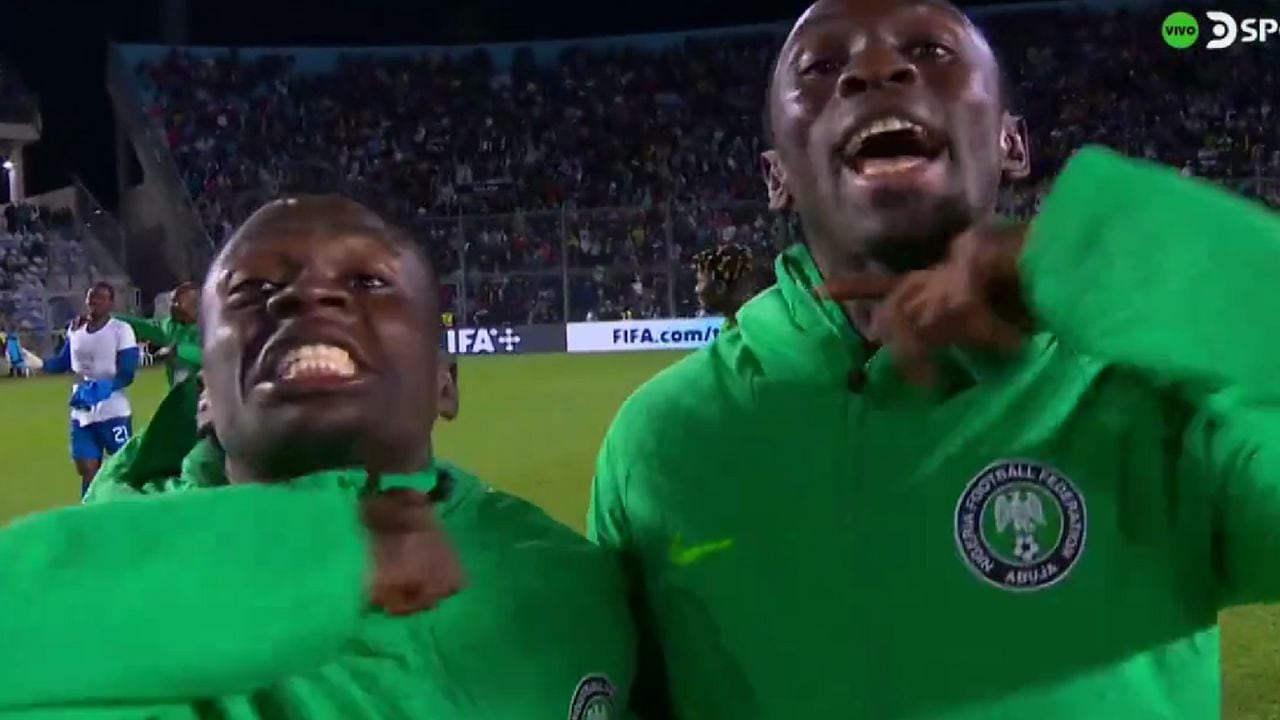 La polémica celebración de los jugadores de Nigeria.