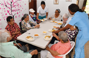 La iniciativa ‘Corazón Contento’ fortalece el tejido social de la ciudad a tráves
de los 762 comedores comunitarios.