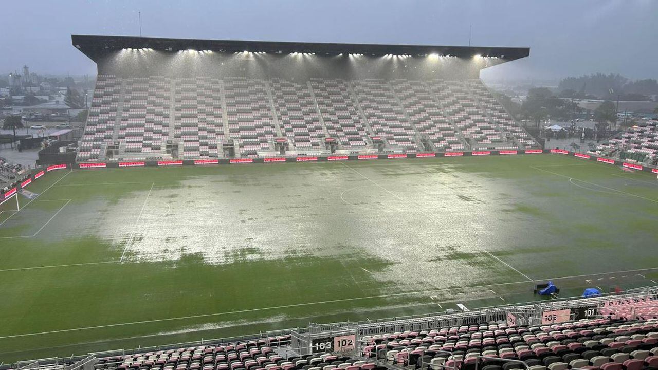 La fuerte lluvia en Miami impidió el inicio a la hora programada del amistoso entre Millonarios y Nacional.