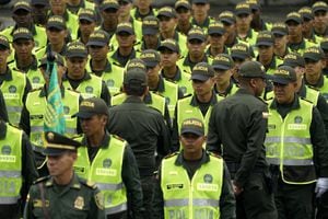 Llegaron a Cali 280 policias que reforzaran la seguridad en la ciudad. 
Foto: Jorge Orozco / El País