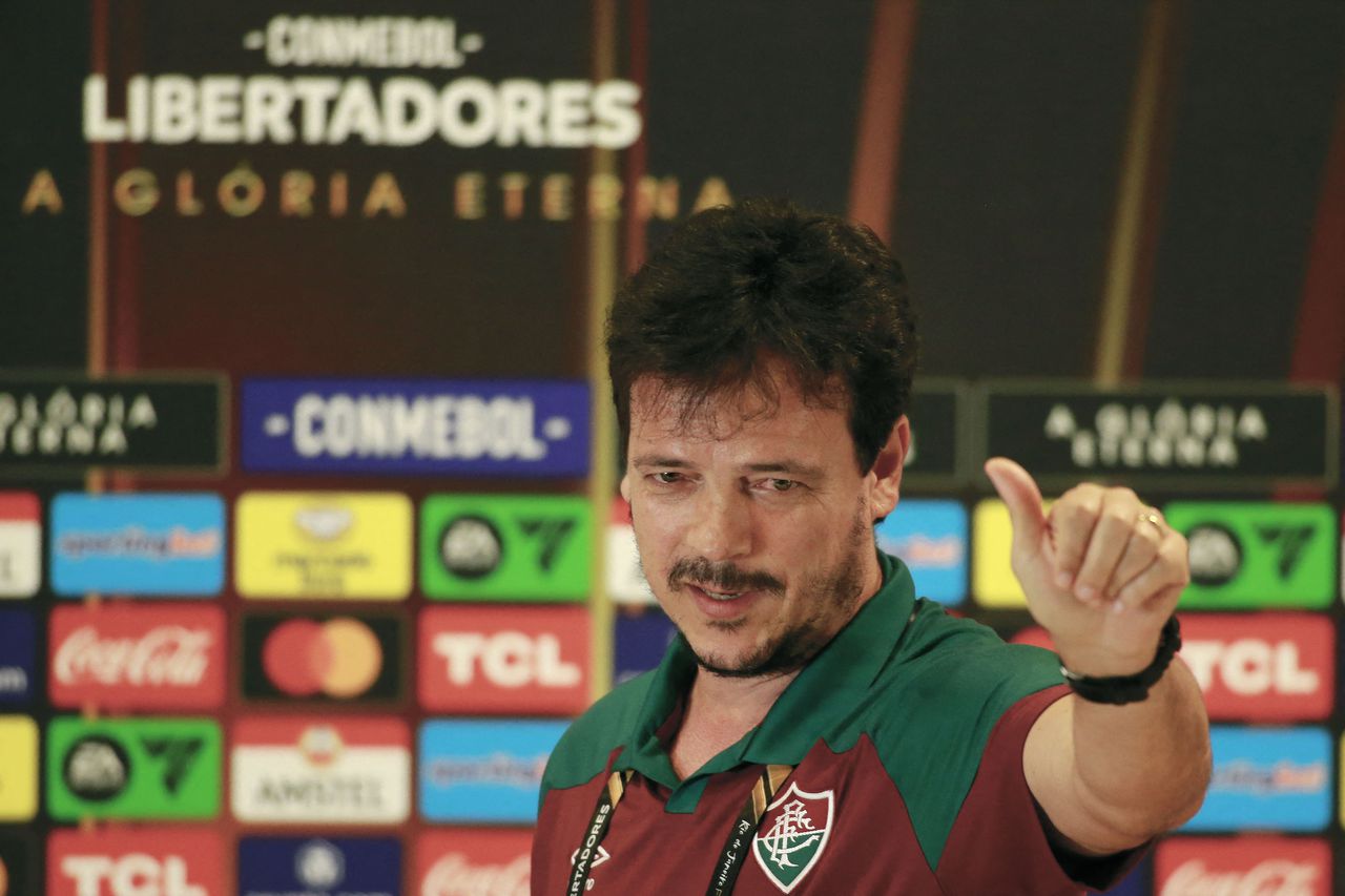 Fernando Diniz entrenador del Fluminense
