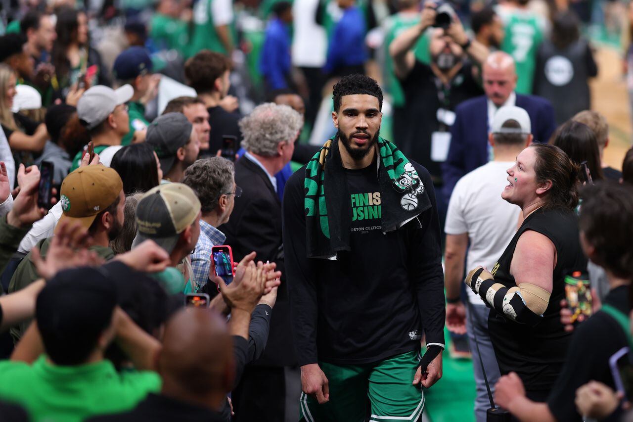Jayson Tatum anotó 21 puntos para los Boston Celtics sobre Miami Heat, por la final de Conferencia Este de la NBA.