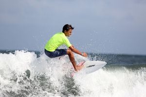 Surf en los Juegos de Mar y Playa